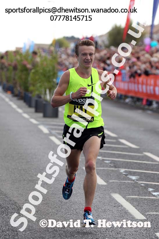 Jonny Hay finishing the mens 2014 BUPA Great North Run. Photo: David T. Hewitson/Sports for All Pics